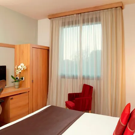 Zeus Essence Dolce By Wyndham Milan Malpensa מלון 4*