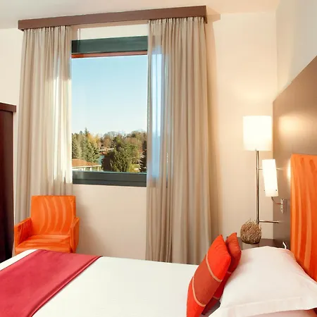 Zeus Essence Dolce By Wyndham Milan Malpensa סומה לומברדו
