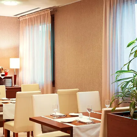 Zeus Essence Dolce By Wyndham Milan Malpensa מלון 4*