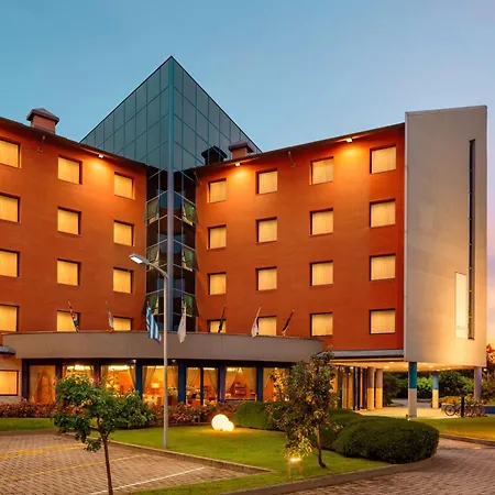Zeus Essence Dolce By Wyndham Milan Malpensa מלון סומה לומברדו
