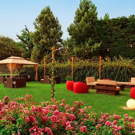 Zeus Essence Dolce By Wyndham Milan Malpensa סומה לומברדו