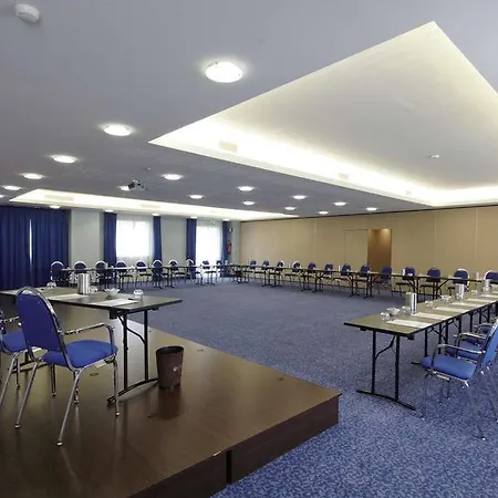 מלון Zeus Essence Dolce By Wyndham Milan Malpensa 4*