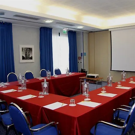 מלון Zeus Essence Dolce By Wyndham Milan Malpensa 4*